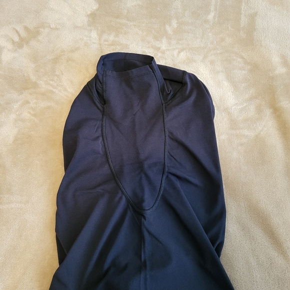 Knix sweat proof v neck tshirt - Picture 3 of 4